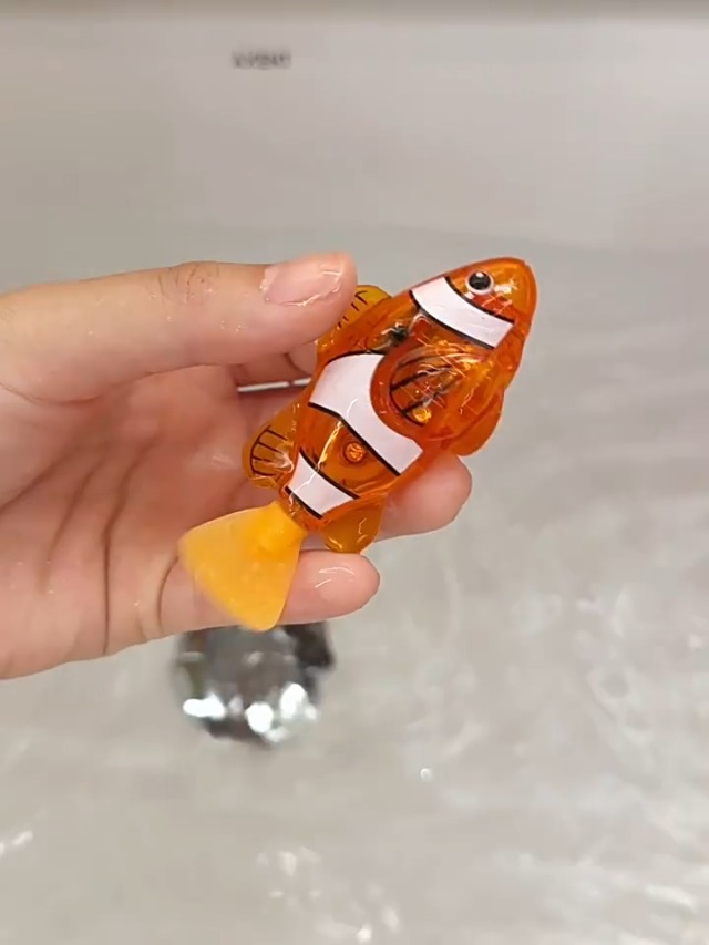 Amazon.co.jp: FURYAOT 猫 おもちゃ パック ロボフィッシュ ロボット魚